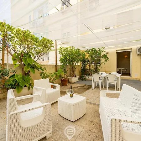 Estay - Via Roma Retreat